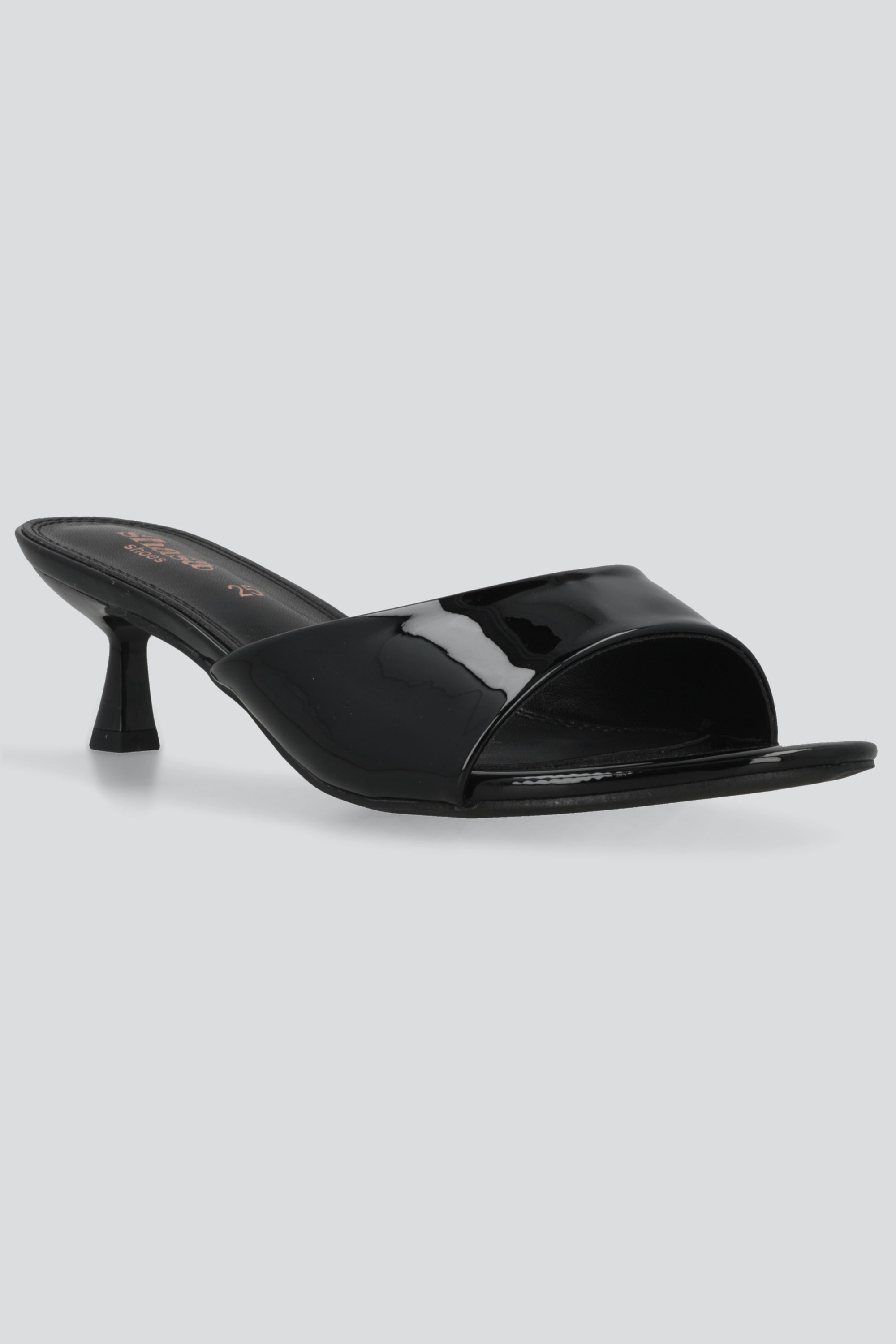 Kitten heel peep toe