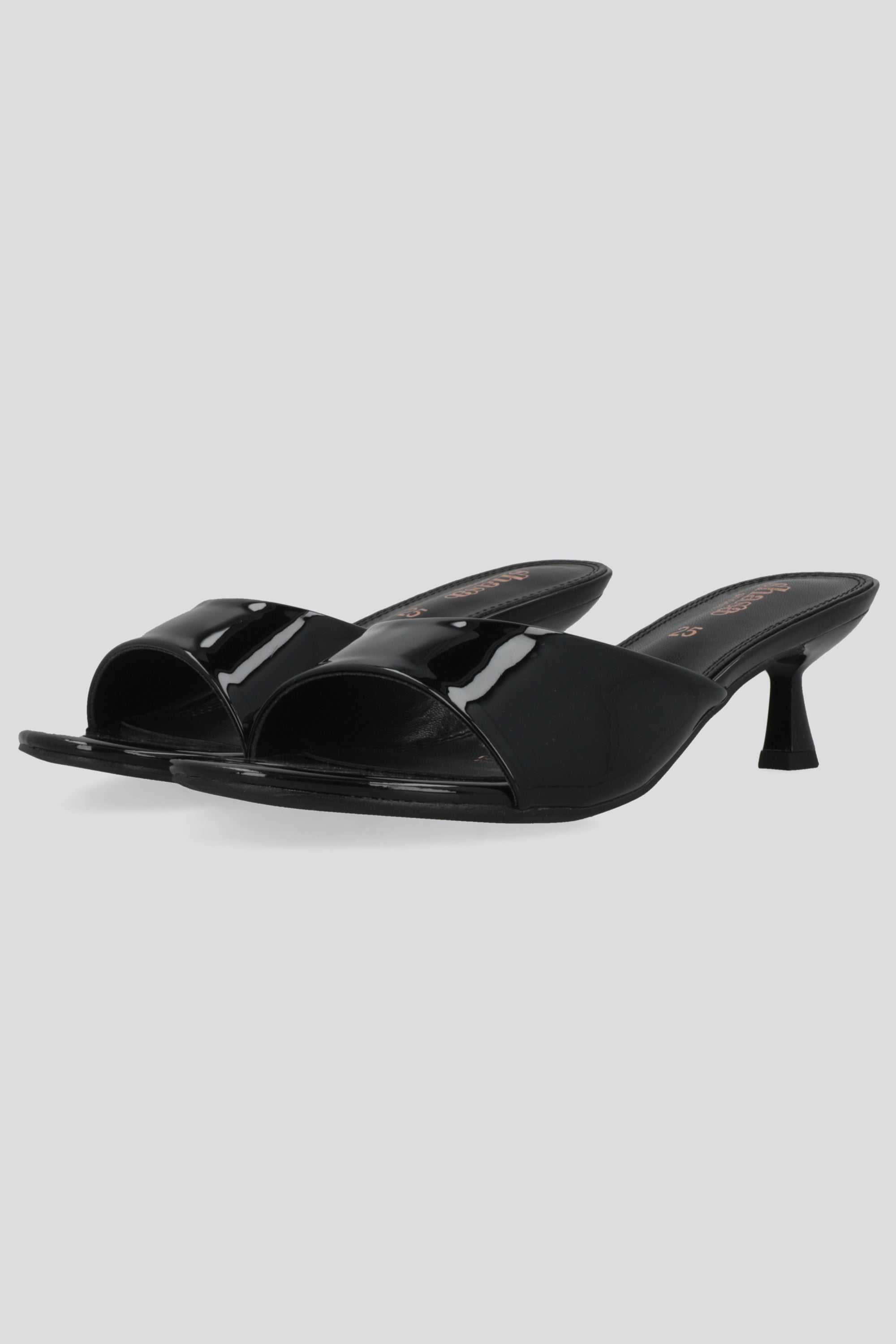Kitten heel peep toe