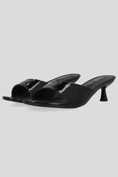 Kitten heel peep toe