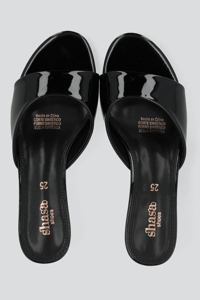 Kitten heel peep toe