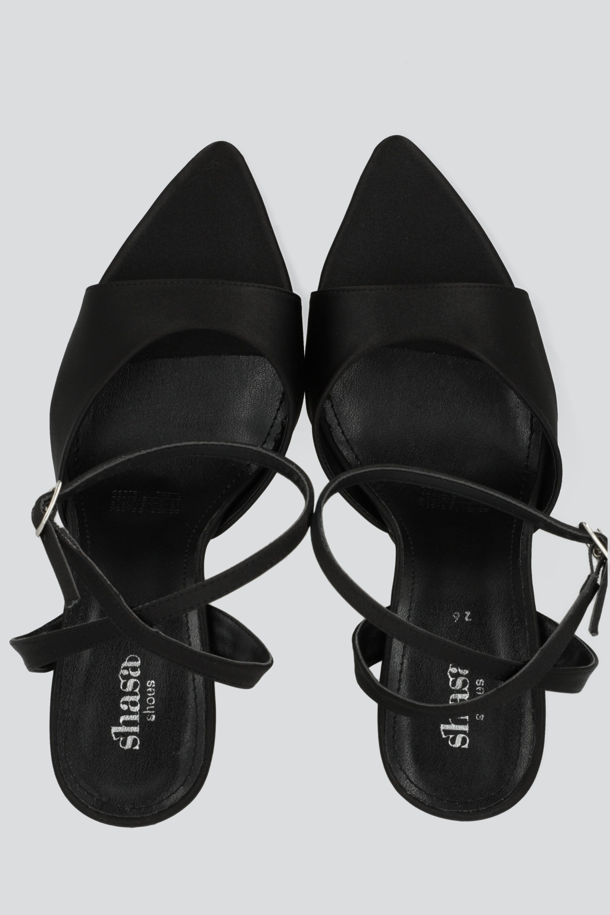 Tacon alto pointy peep toe satin