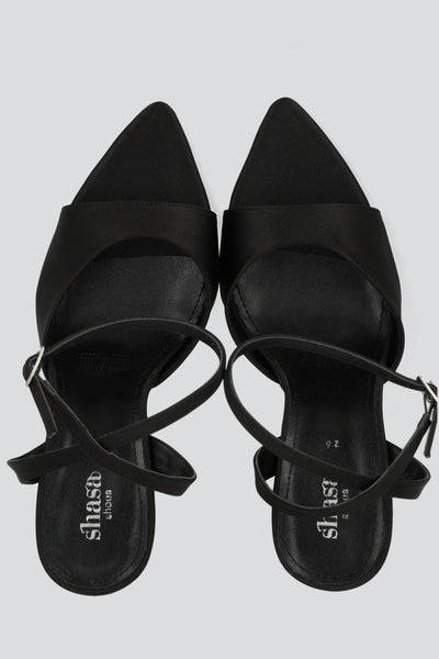 Tacon alto pointy peep toe satin