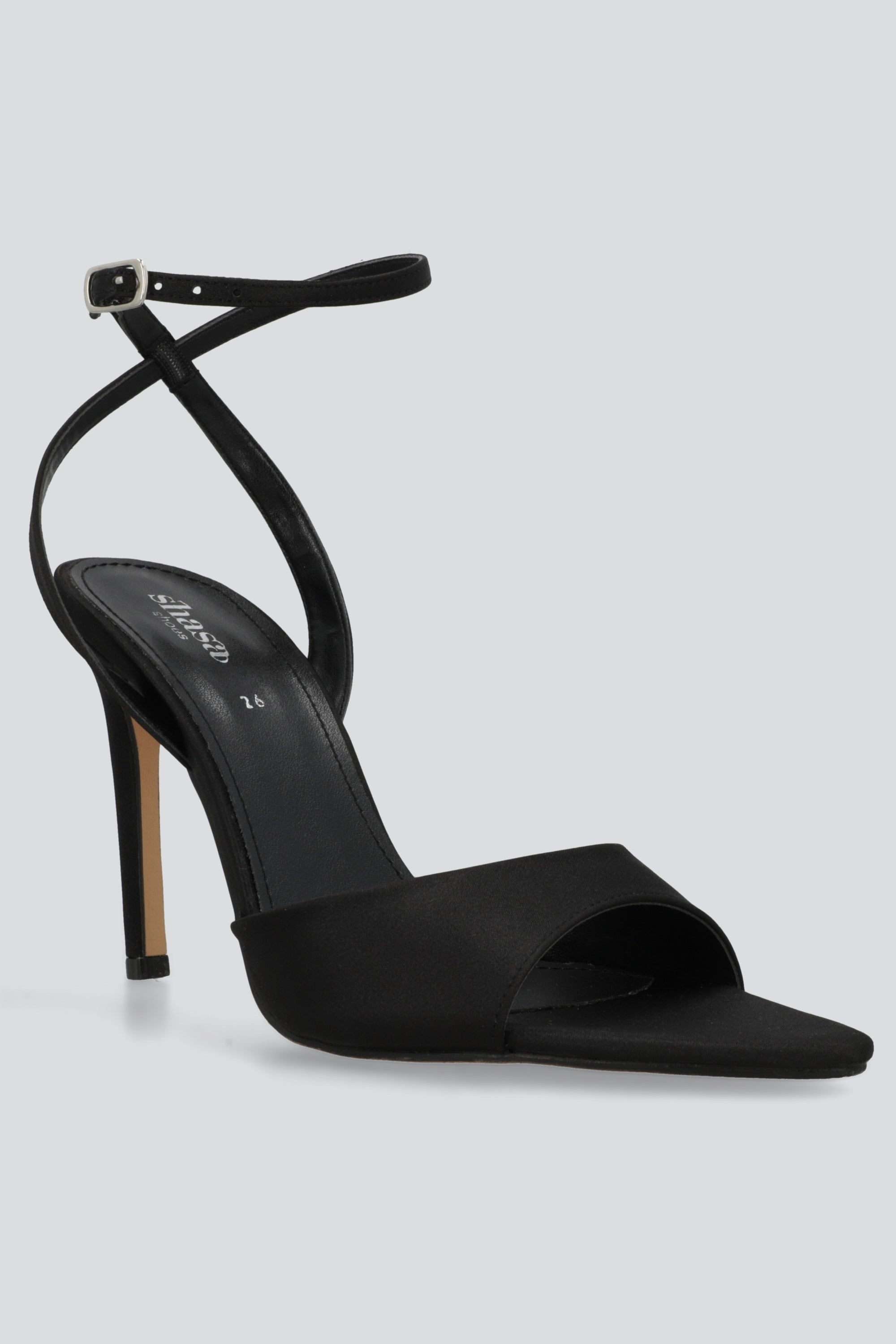Tacon alto pointy peep toe satin