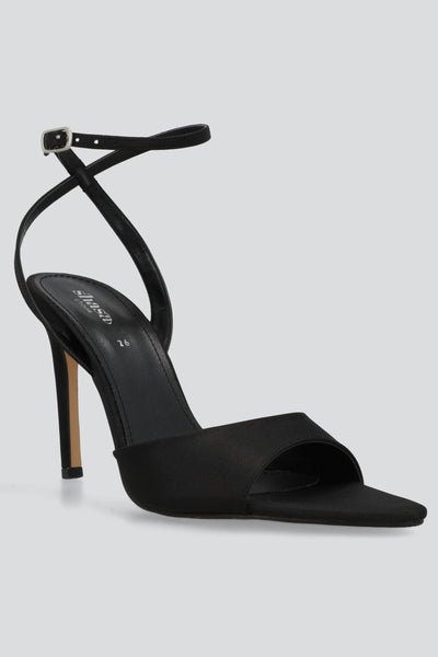 Tacon alto pointy peep toe satin